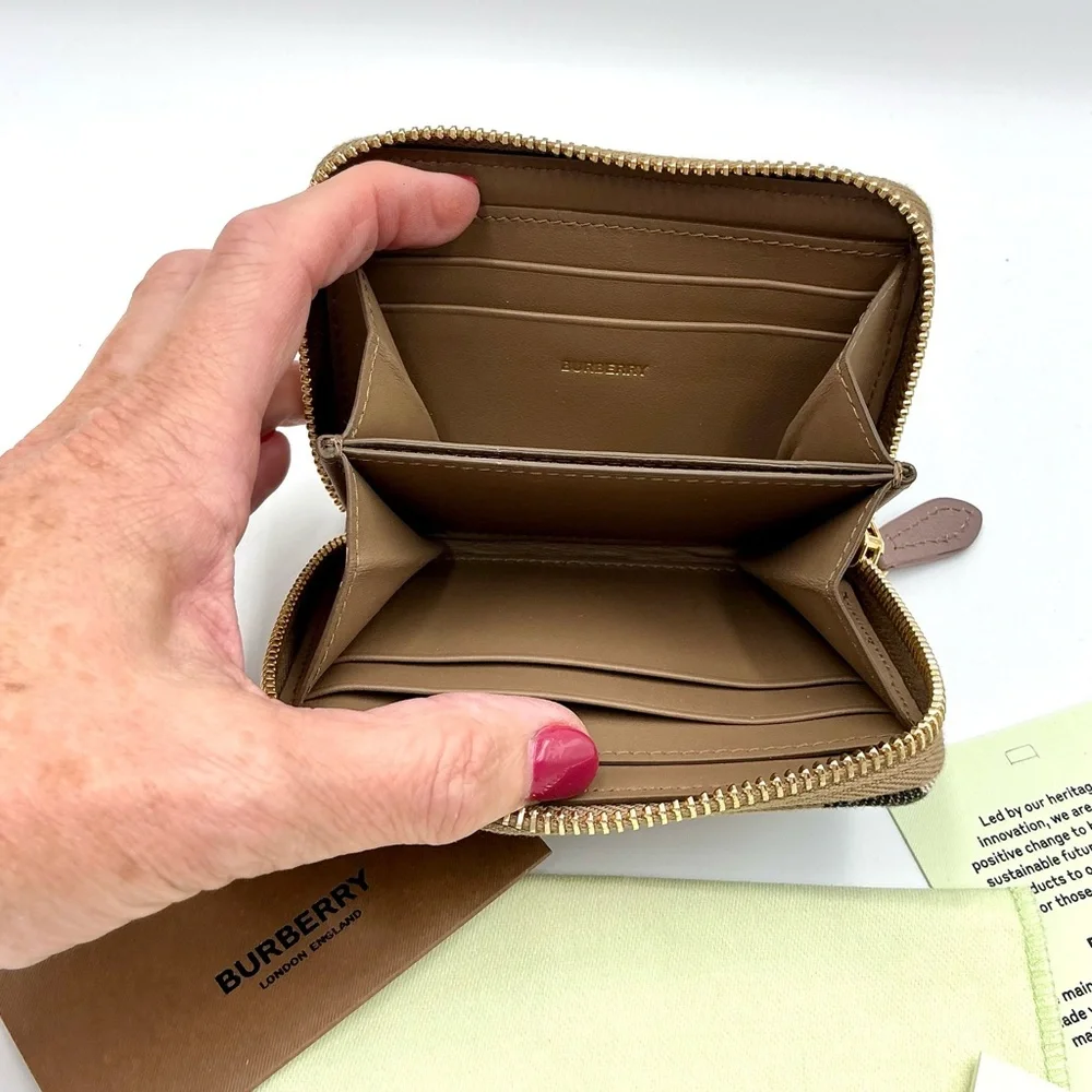 Burberry Tan Nova Check Compact Zip Wallet #635 - Picture 3 of 4